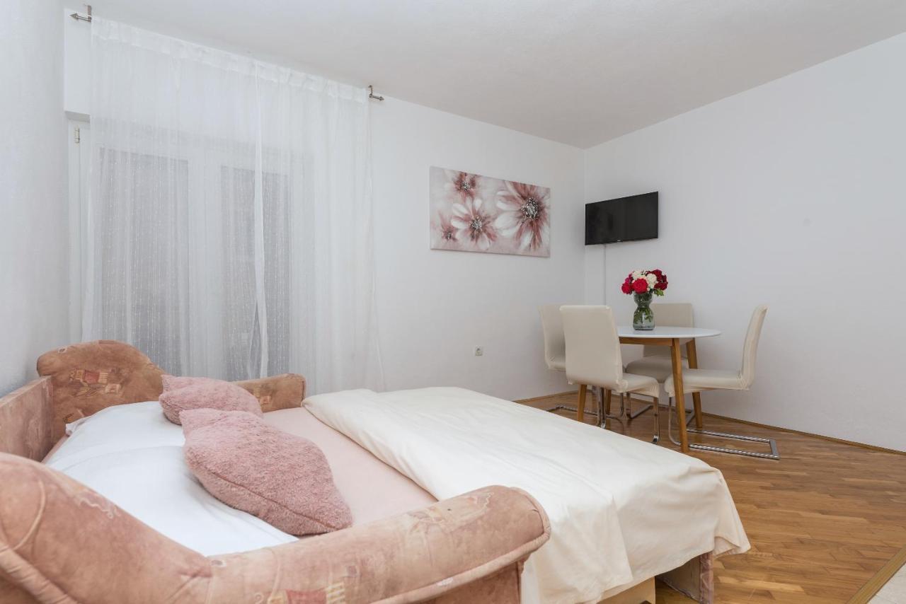 Skiljini Dvori - Apartman マカルスカ エクステリア 写真